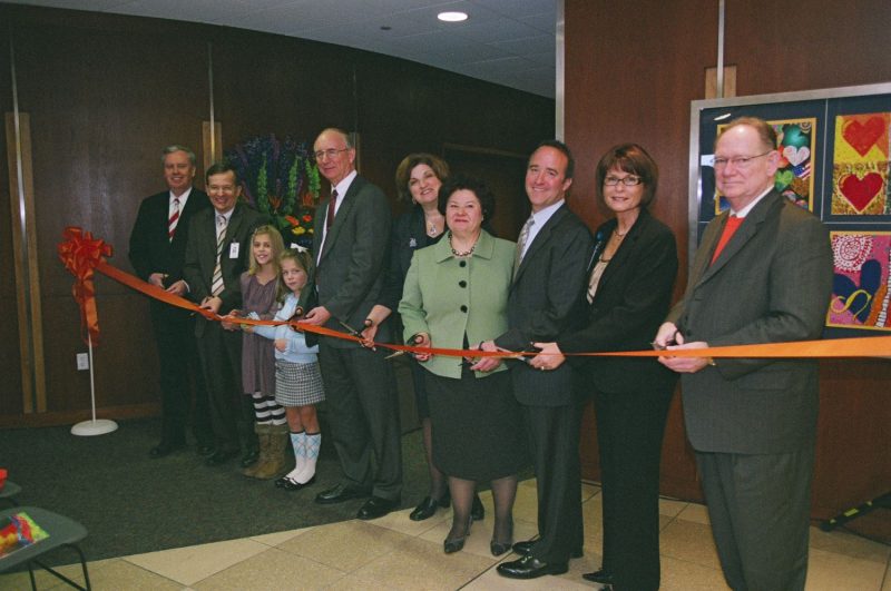 Sharon Hrina Beeghly ribbon cutting in 2008